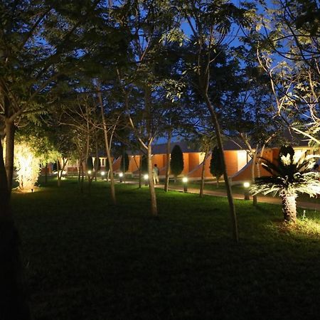 Celebrity Resort Chennai Tambaram Dış mekan fotoğraf