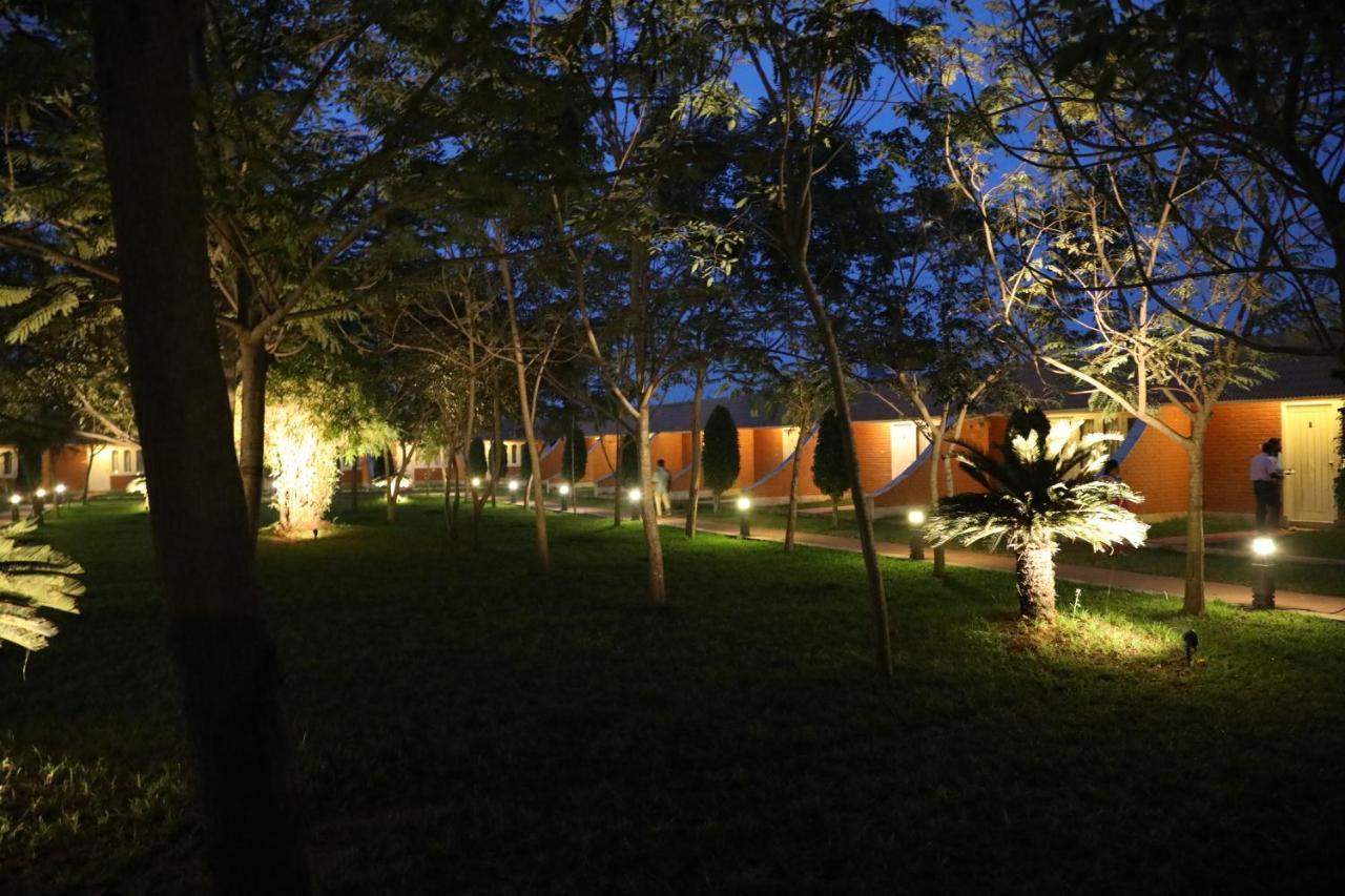 Celebrity Resort Chennai Tambaram Dış mekan fotoğraf